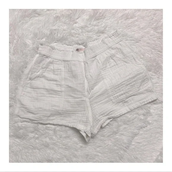 🤍 SO Good For Life White Gauzy Shorts || Size L (Juniors) - Picture 1 of 4
